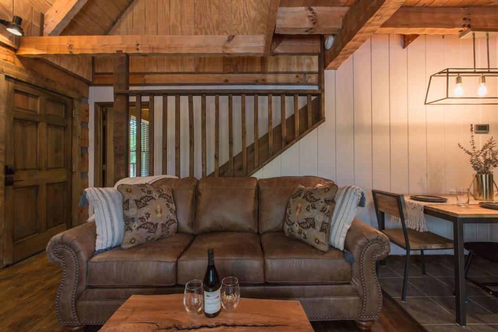 Southern Oak Cabin - Newly Remodeled - Close To All Attractions Sevierville Exteriér fotografie