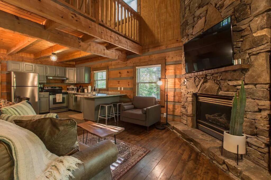 Southern Oak Cabin - Newly Remodeled - Close To All Attractions Sevierville Exteriér fotografie